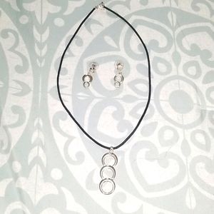 Silver circle necklace and earrings